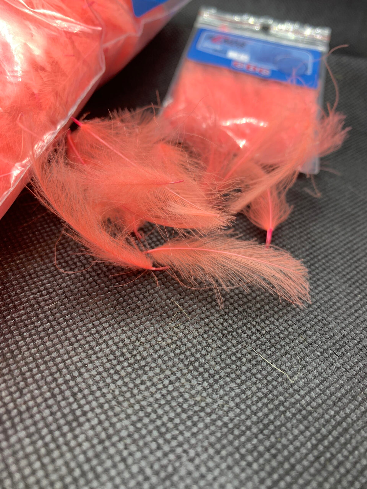 Hends CDC Feathers 5 g image 1